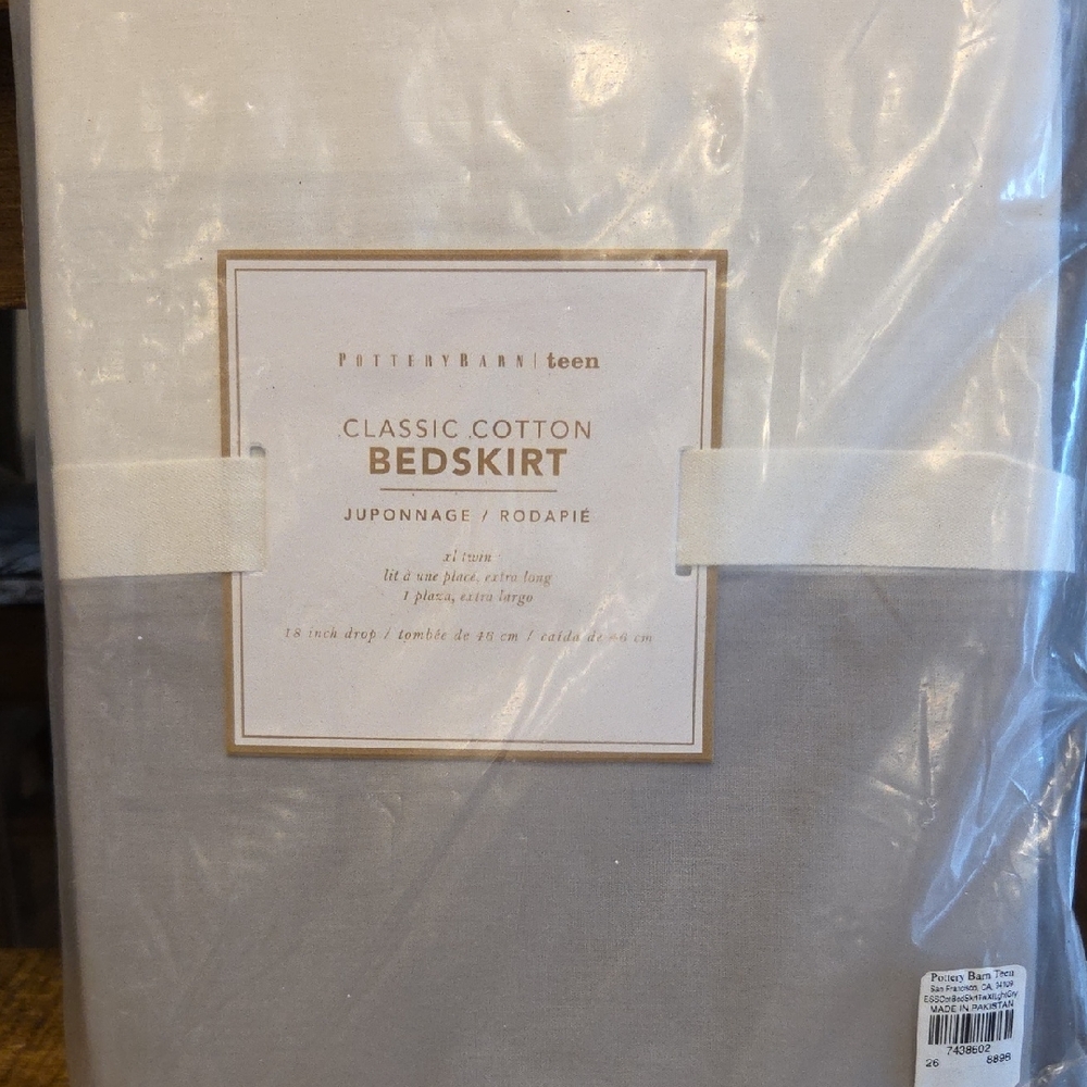 Pottery Barn Teen Bedskirt XL Twin Classic Cotton Light Gray 18 In. Drop
